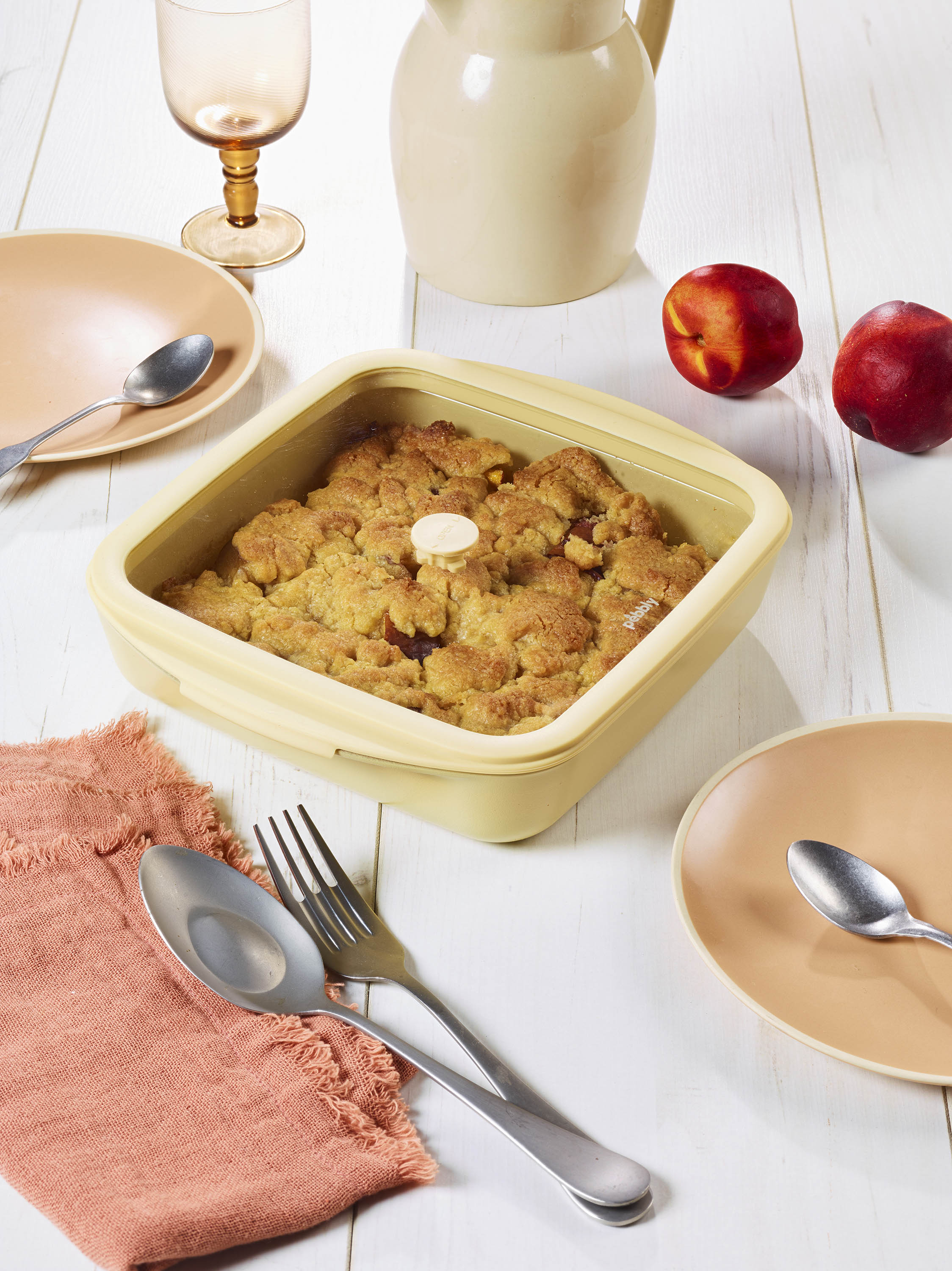 Square Glass Oven Dish with Lid – 1.6L Cream